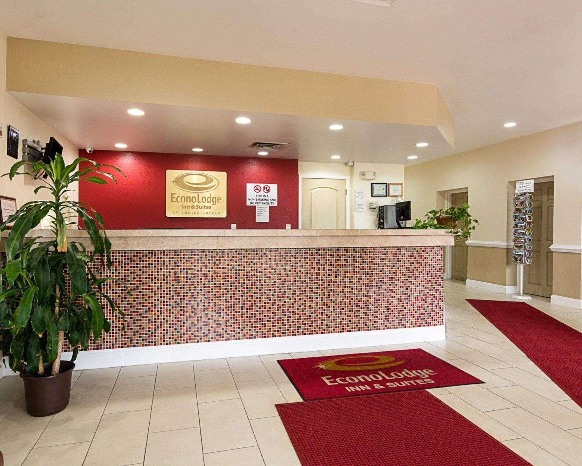 Days Inn & Suites By Wyndham Colonial Williamsburg Esterno foto