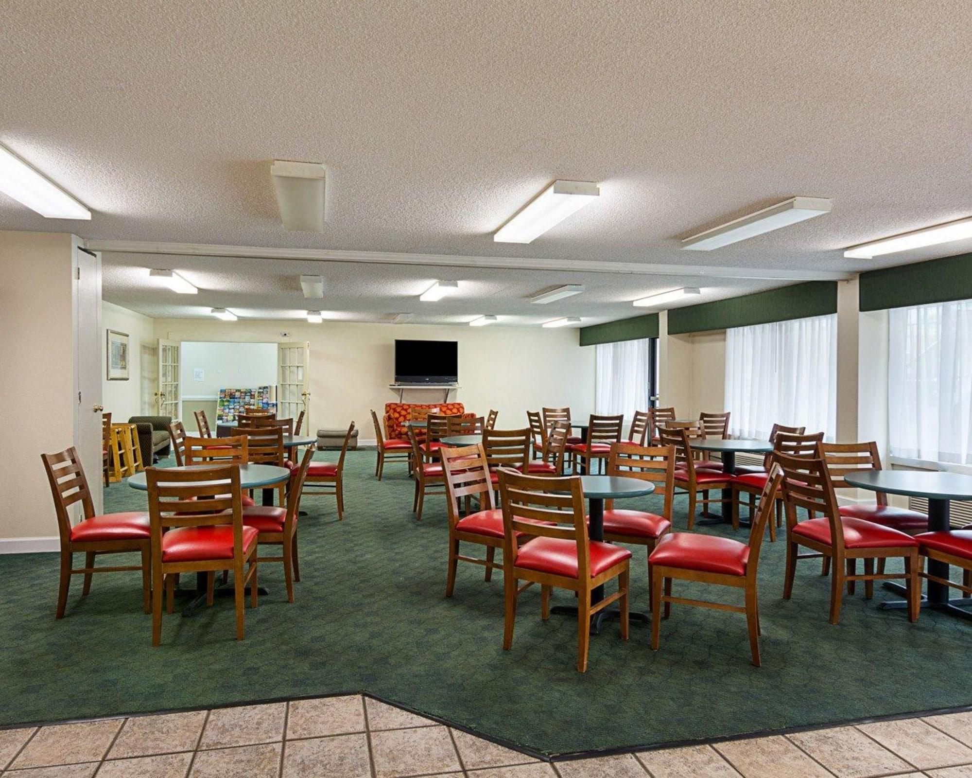 Days Inn & Suites By Wyndham Colonial Williamsburg Esterno foto