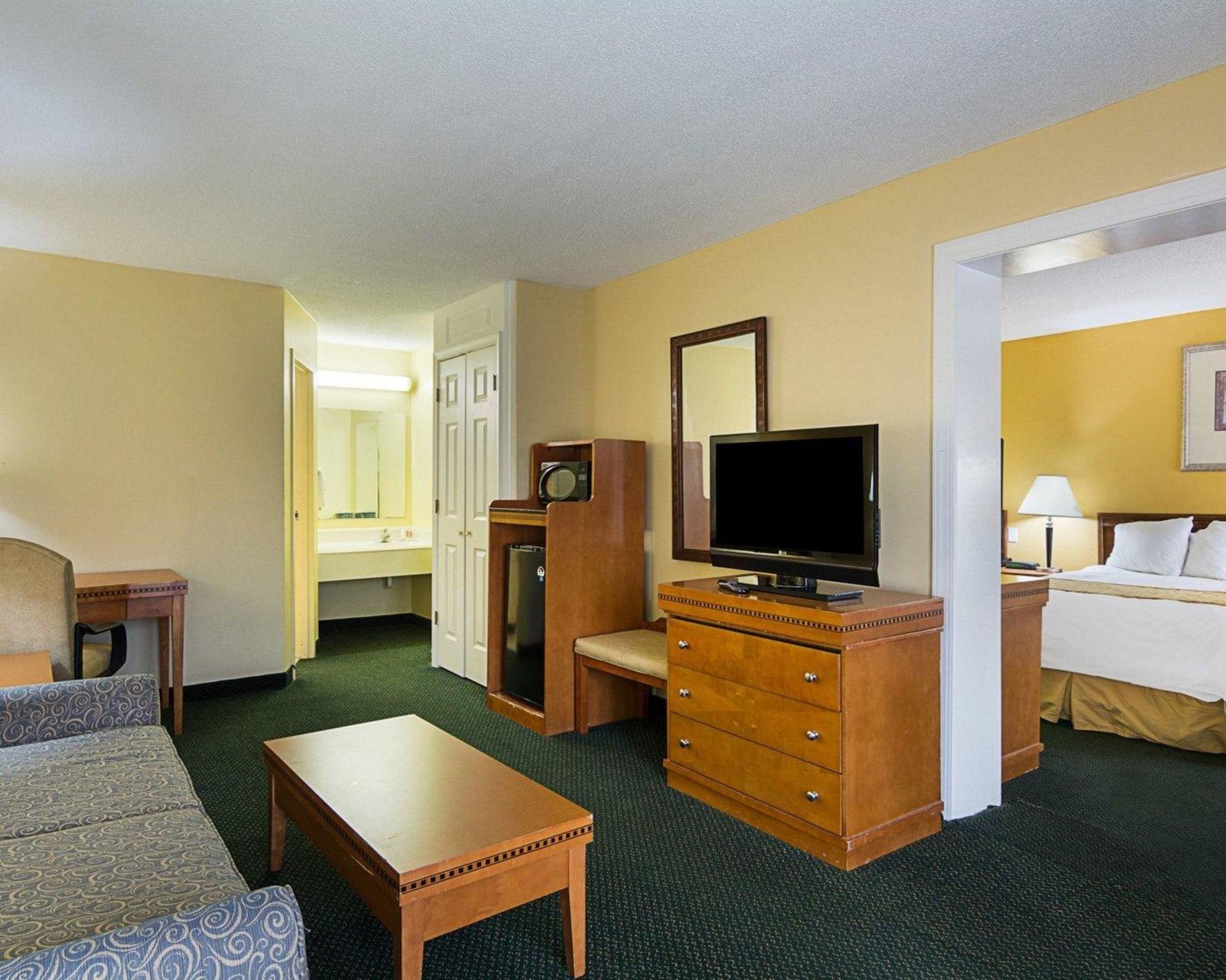 Days Inn & Suites By Wyndham Colonial Williamsburg Esterno foto