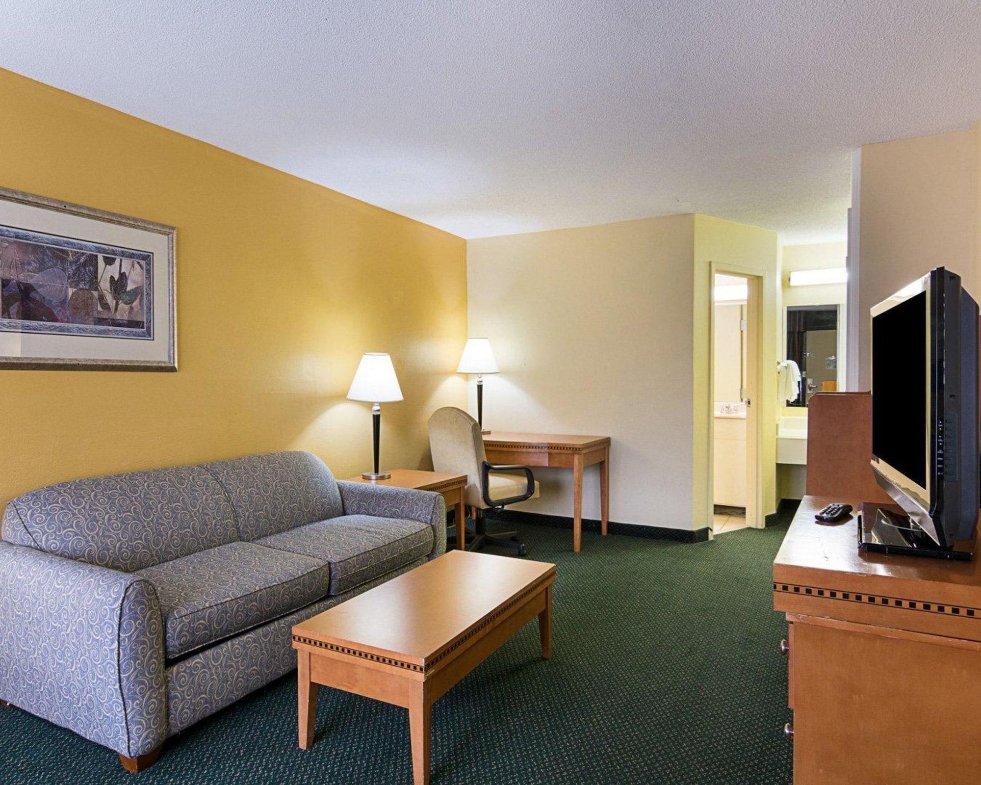 Days Inn & Suites By Wyndham Colonial Williamsburg Esterno foto