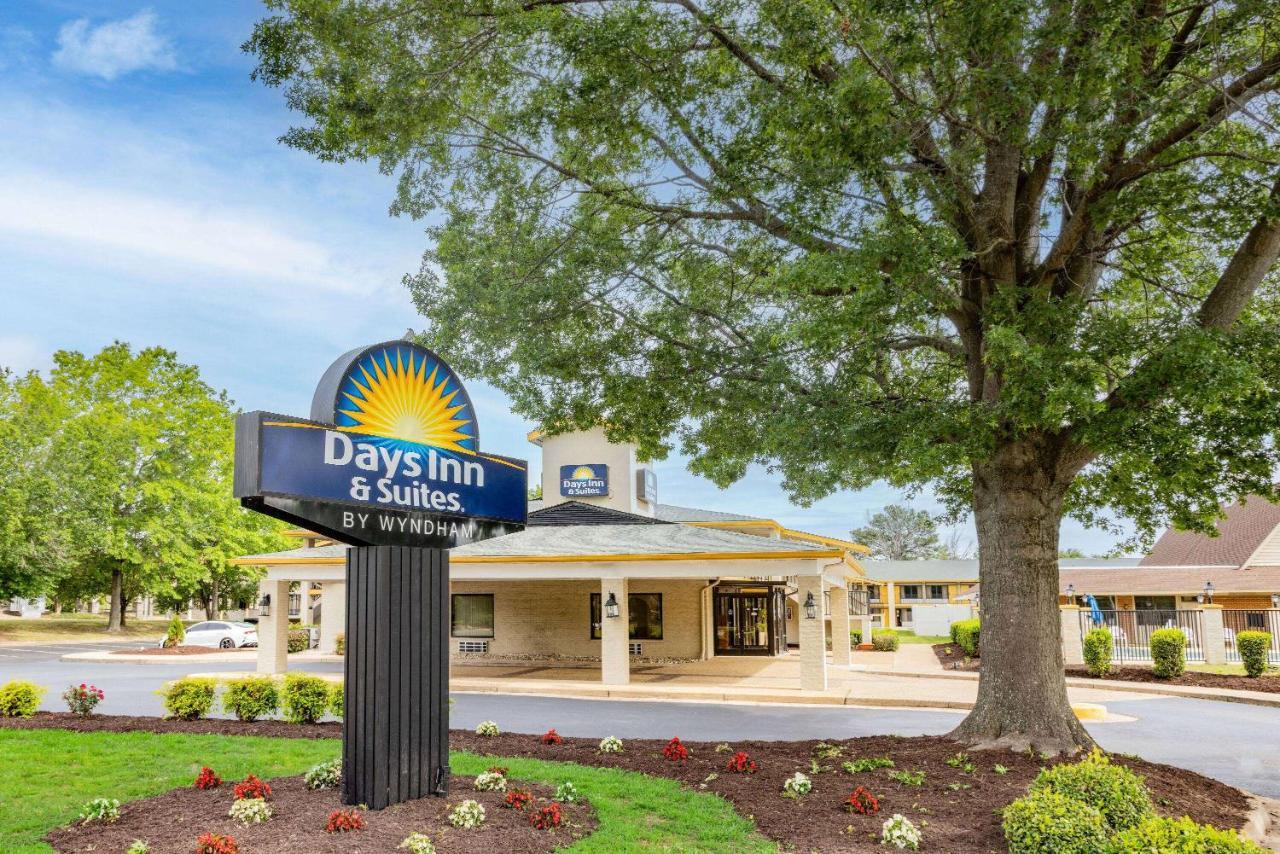 Days Inn & Suites By Wyndham Colonial Williamsburg Esterno foto
