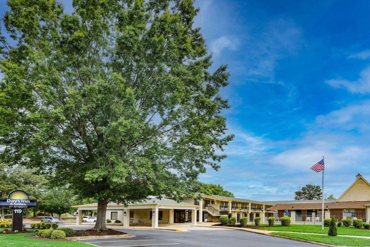 Days Inn & Suites By Wyndham Colonial Williamsburg Esterno foto