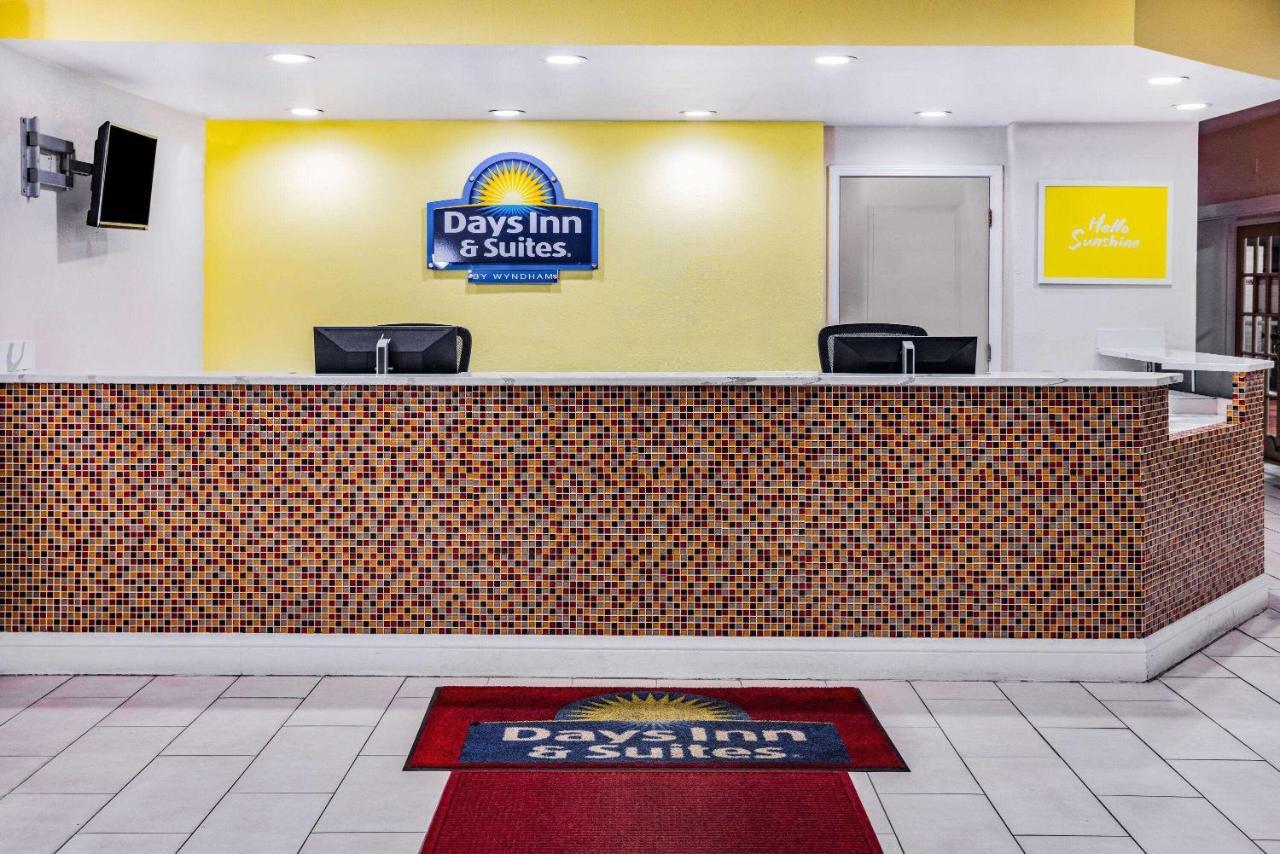 Days Inn & Suites By Wyndham Colonial Williamsburg Esterno foto