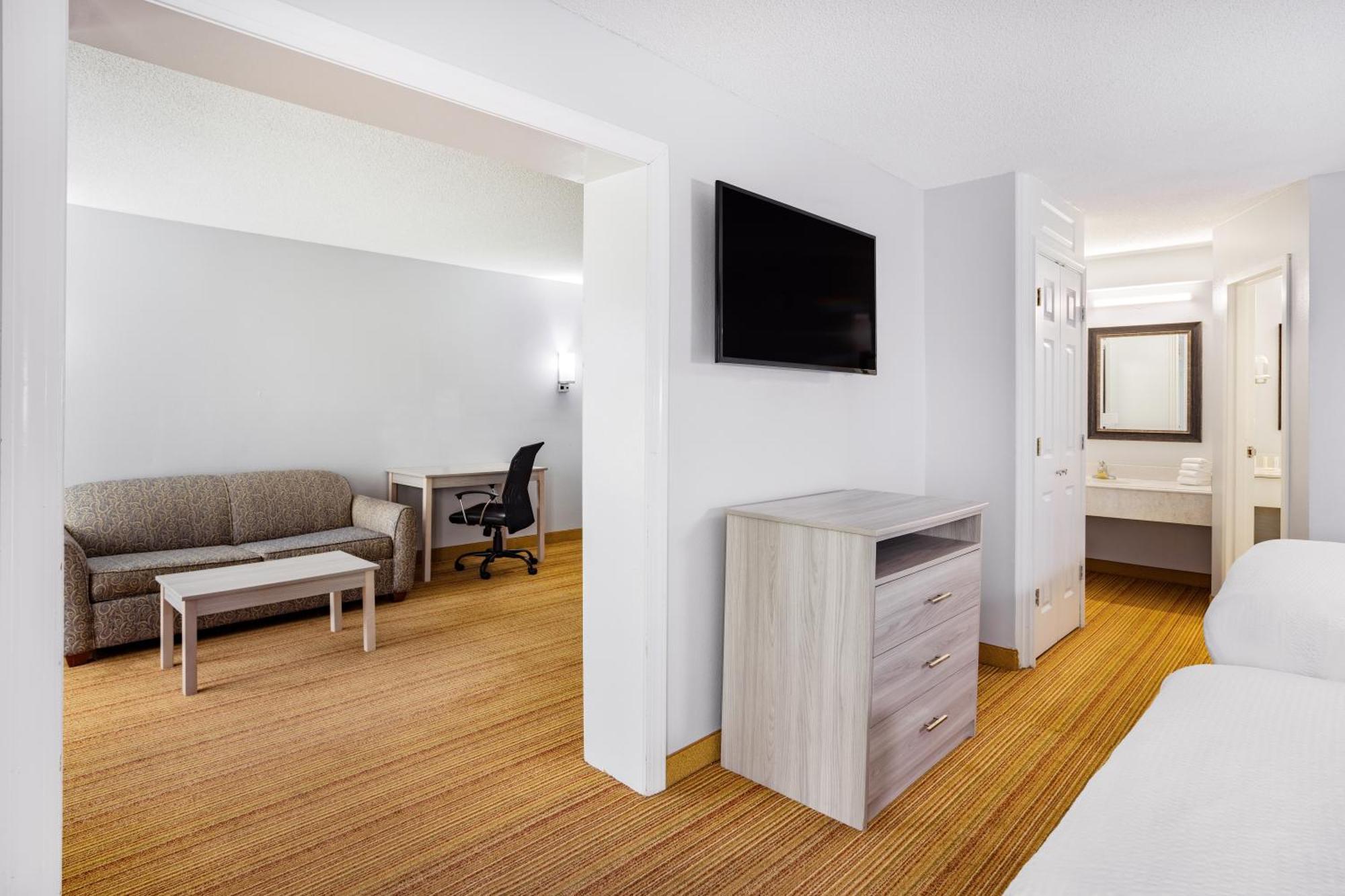 Days Inn & Suites By Wyndham Colonial Williamsburg Esterno foto