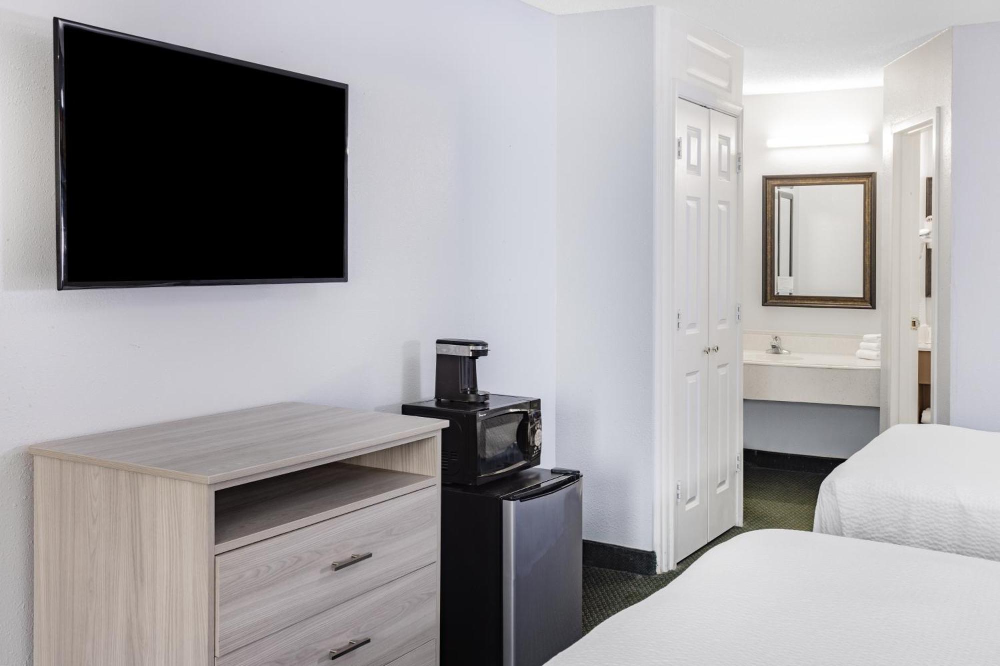 Days Inn & Suites By Wyndham Colonial Williamsburg Esterno foto