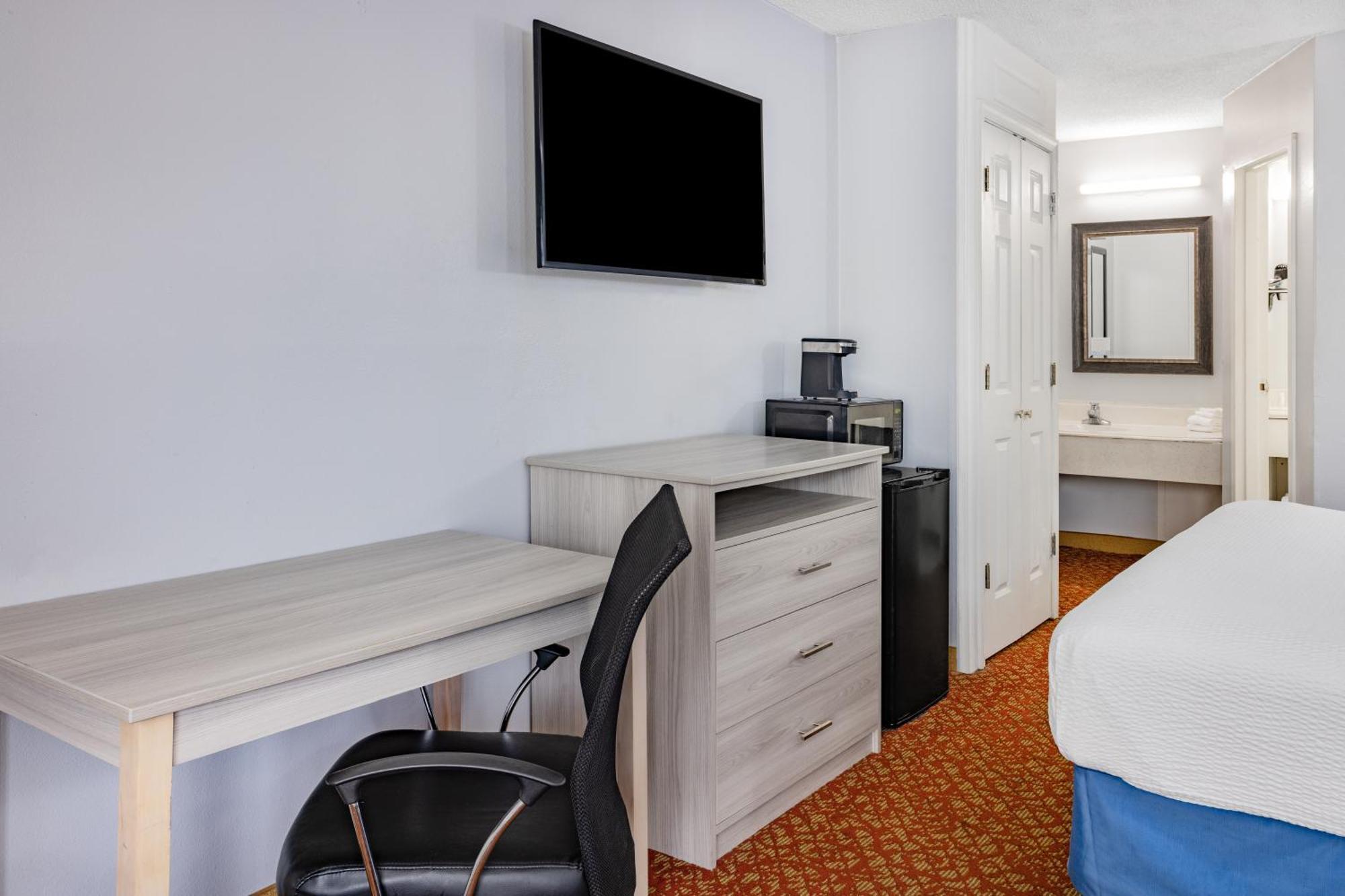 Days Inn & Suites By Wyndham Colonial Williamsburg Esterno foto