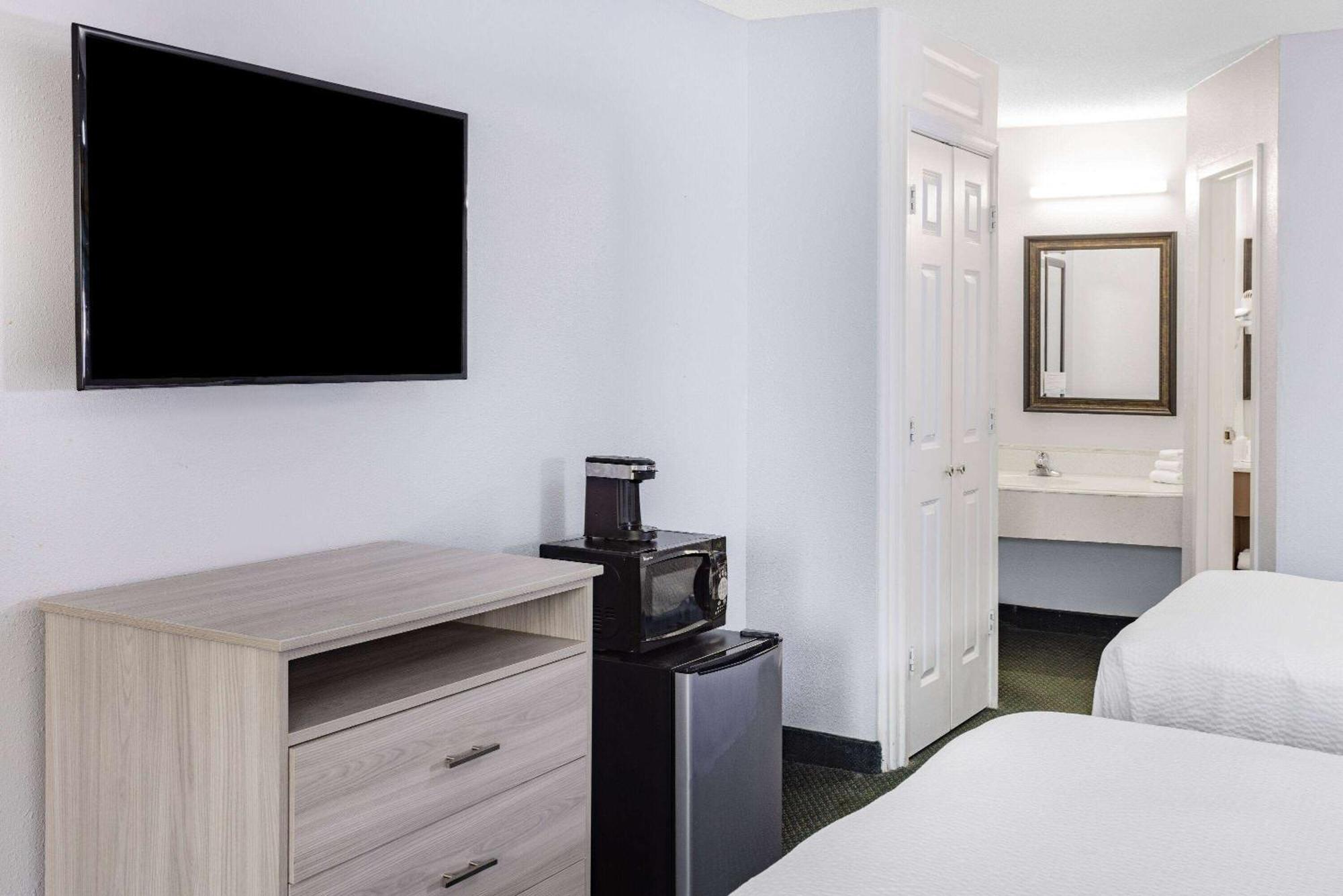 Days Inn & Suites By Wyndham Colonial Williamsburg Esterno foto