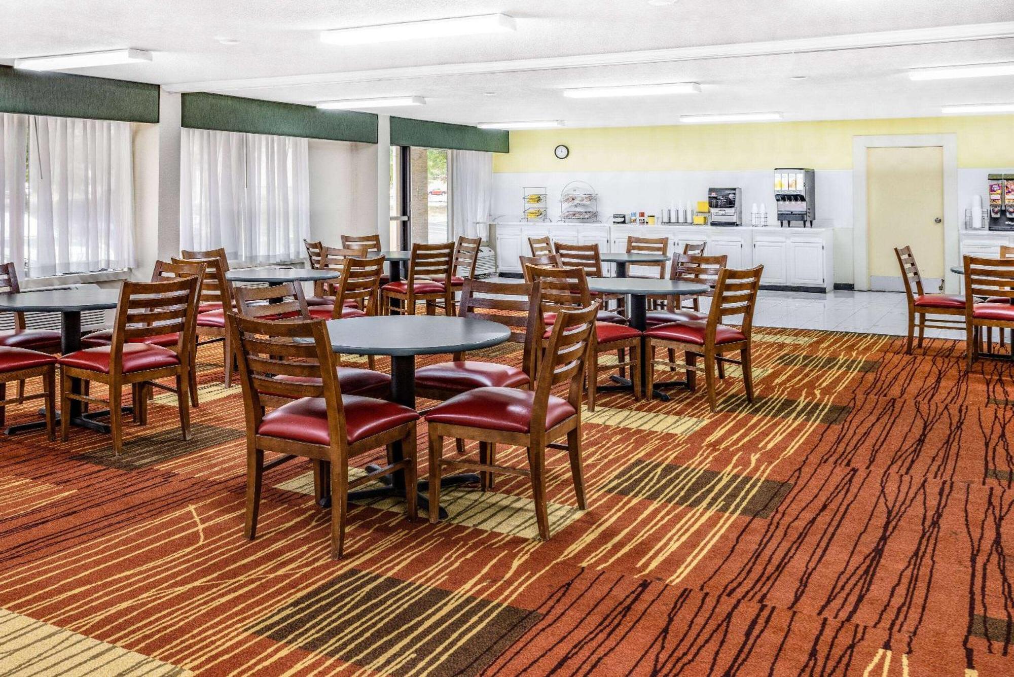 Days Inn & Suites By Wyndham Colonial Williamsburg Esterno foto