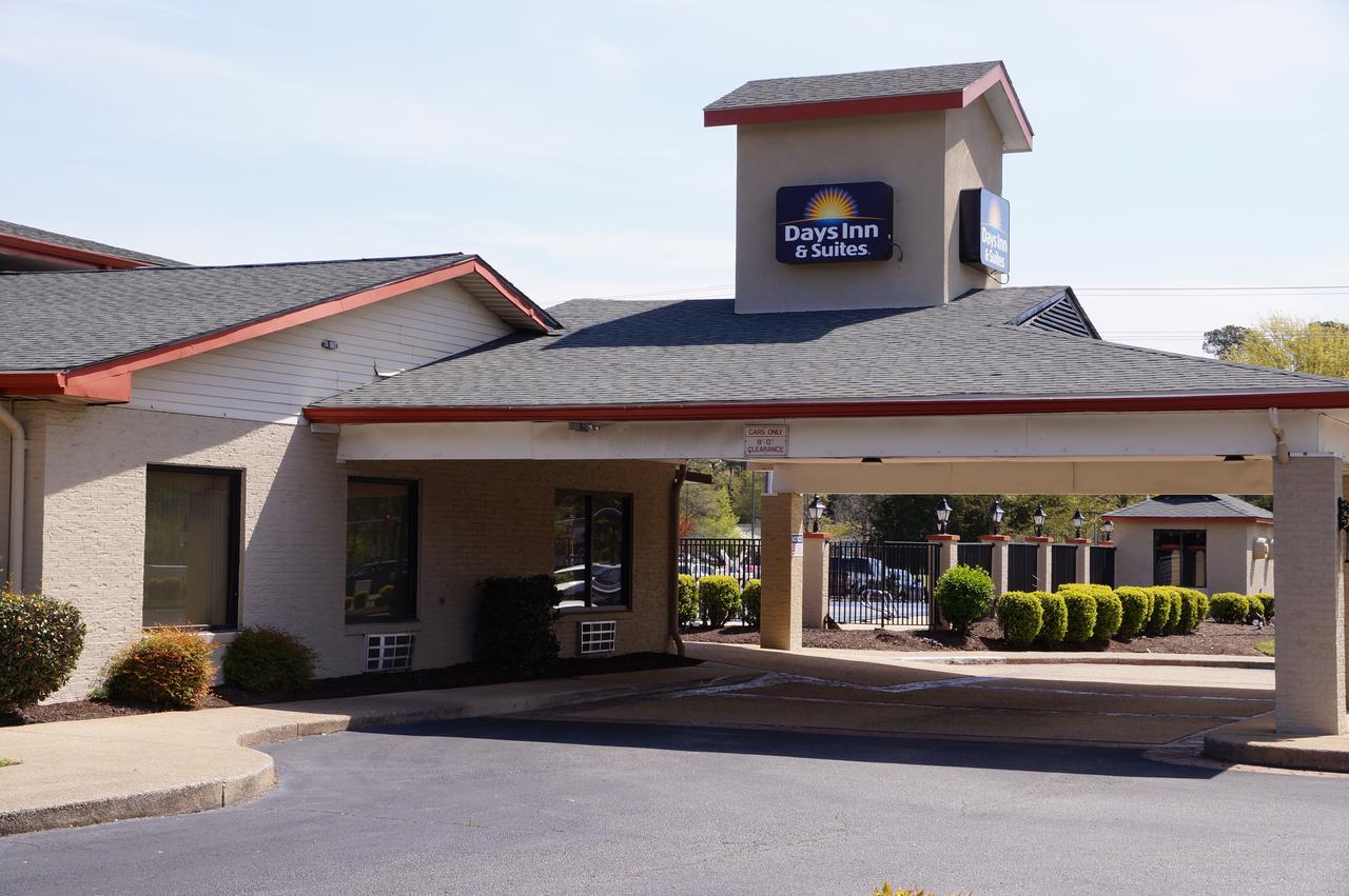 Days Inn & Suites By Wyndham Colonial Williamsburg Esterno foto
